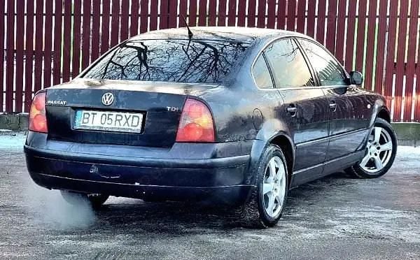 Second-hand VW Passat 131 CP (96 kW) 2003 Negru Berlinǎ