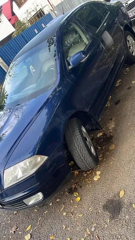 Albastru Utilizat 2009 Skoda Octavia Berlinǎ | 2.300 EUR (Preț bun) - Imagine 1/4