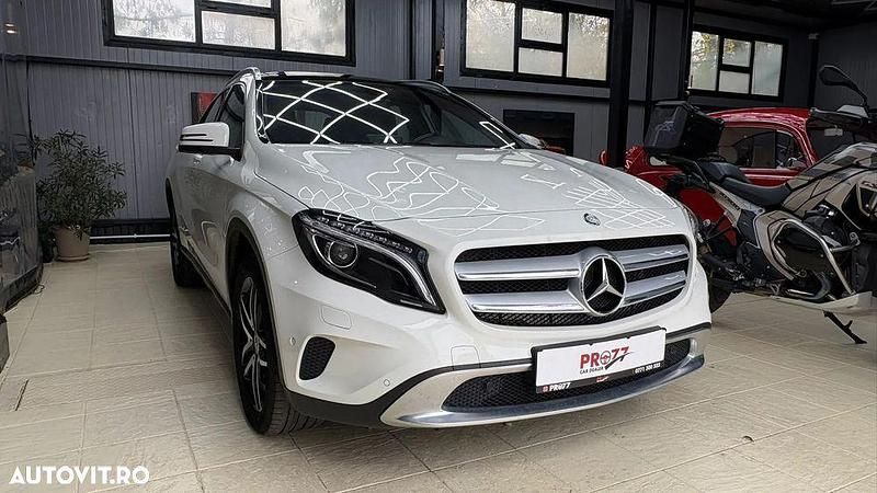 Culoarealb Utilizat 2015 Mercedes GLA200 SUV | 17.000 EUR (Preț OK) - Imagine 1/4