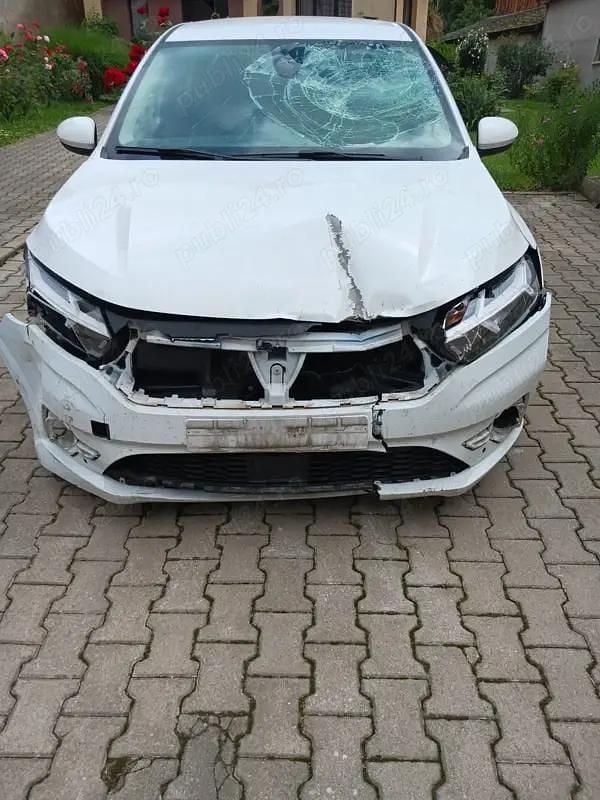 Alb Utilizat 2024 Dacia Logan Berlinǎ | 9.500 EUR - Imagine 1/4