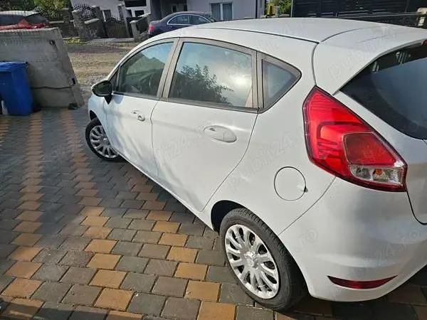 Second-hand Ford Fiesta 100 CP (73 kW) 2015 Alb Hatchback
