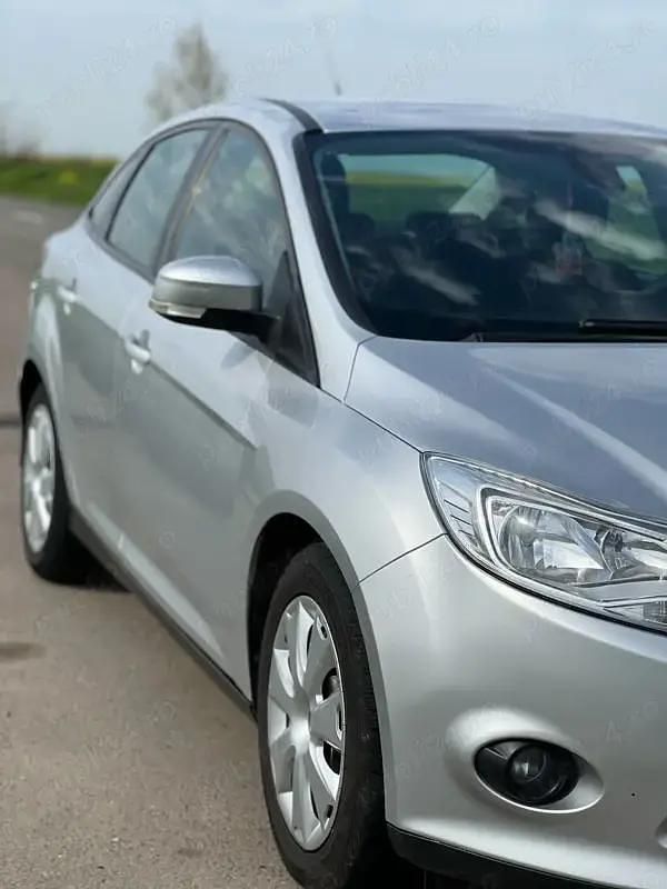 Second-hand Ford Focus 110 CP (80 kW) 2014 Gri Berlinǎ