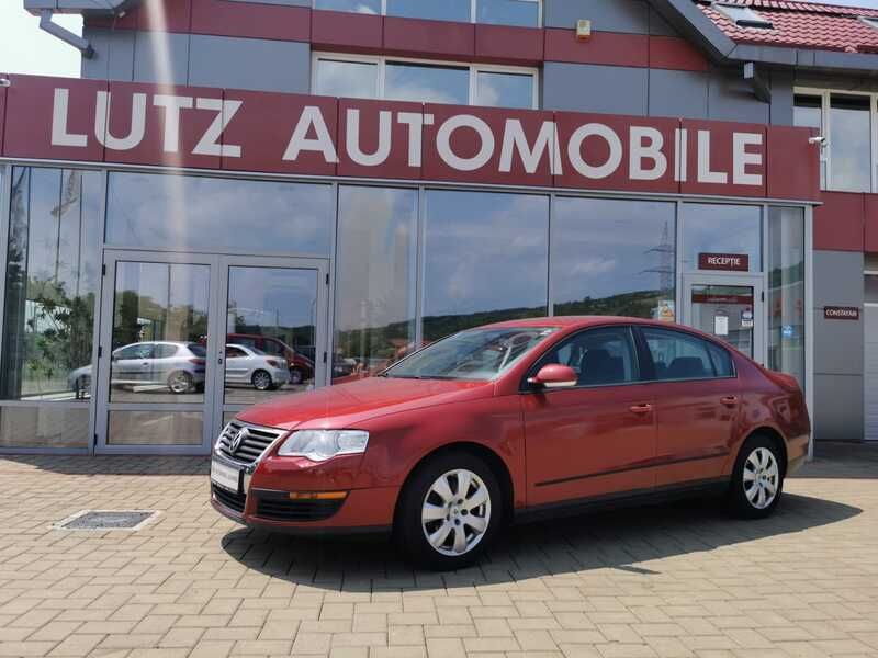 Rosu Utilizat 2010 VW Passat Highline Break | 6.850 EUR (Scump) - Imagine 1/4