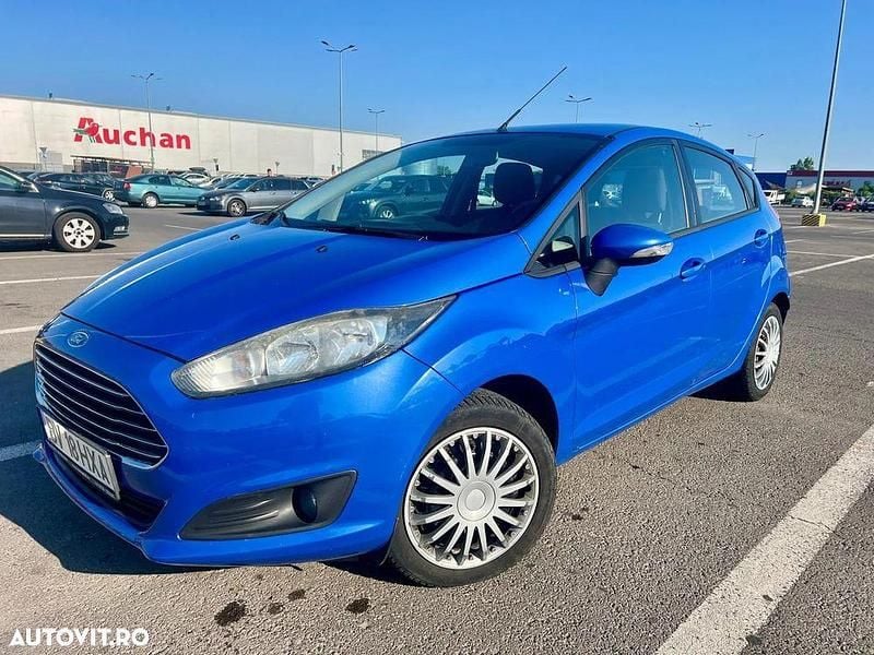 Culoarealbastru Utilizat 2013 Ford Fiesta Titanium Hatchback | 3.500 EUR (Preț bun) - Imagine 1/4