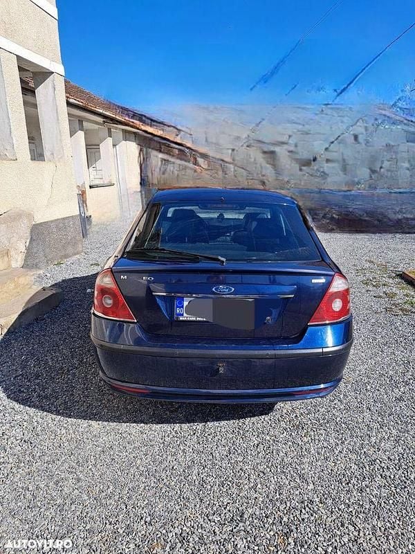 Second-hand Ford Mondeo Ghia 130 CP (95 kW) 2006 Culoarealbastru Berlinǎ