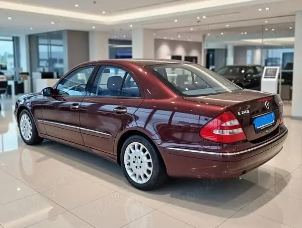 Second-hand Mercedes E240 177 CP (130 kW) 2004 Violet Berlinǎ