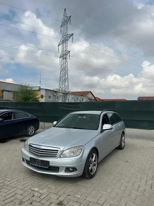 Utilizat 2008 Mercedes 220 Break | 5.500 EUR - Imagine 1/4
