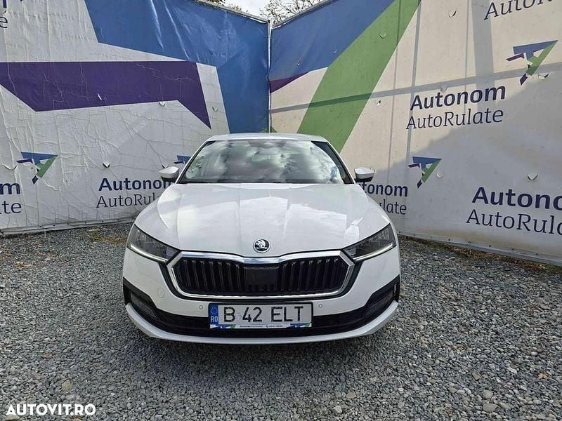 Culoarealb Utilizat 2020 Skoda Octavia Berlinǎ | 15.000 EUR (Preț bun) - Imagine 1/4