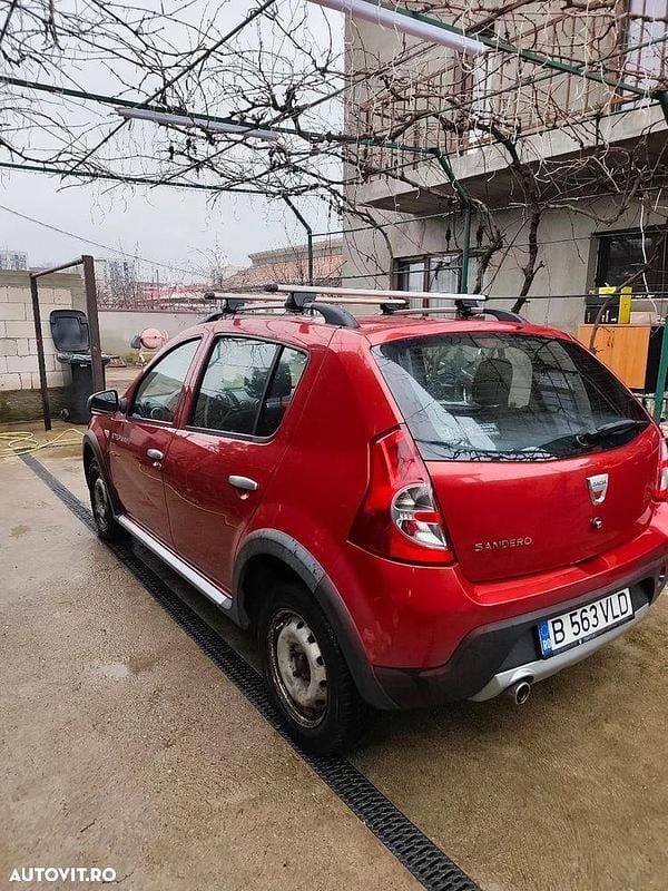 Second-hand Dacia Sandero Stepway 85 CP (62 kW) 2011 Culoarerosu Hatchback