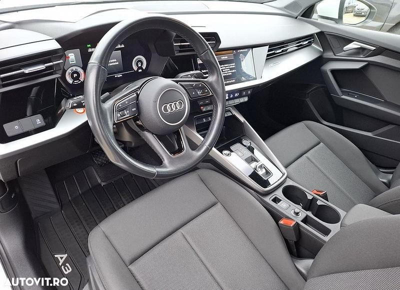 Second-hand Audi A3 Advanced 116 CP (85 kW) 2022 Culoarealb Berlinǎ