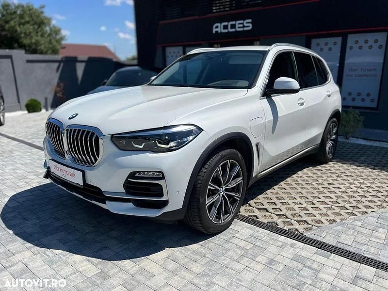 Alb Utilizat 2020 BMW X5 SUV | 42.000 EUR (Super Preț) - Imagine 1/4
