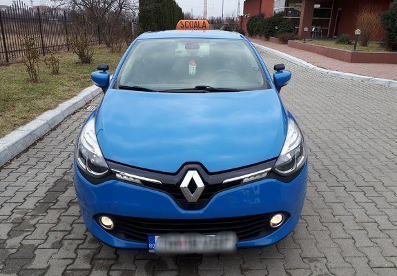 Second-hand Renault Clio IV 75 CP (55 kW) 2013 Albastru Hatchback