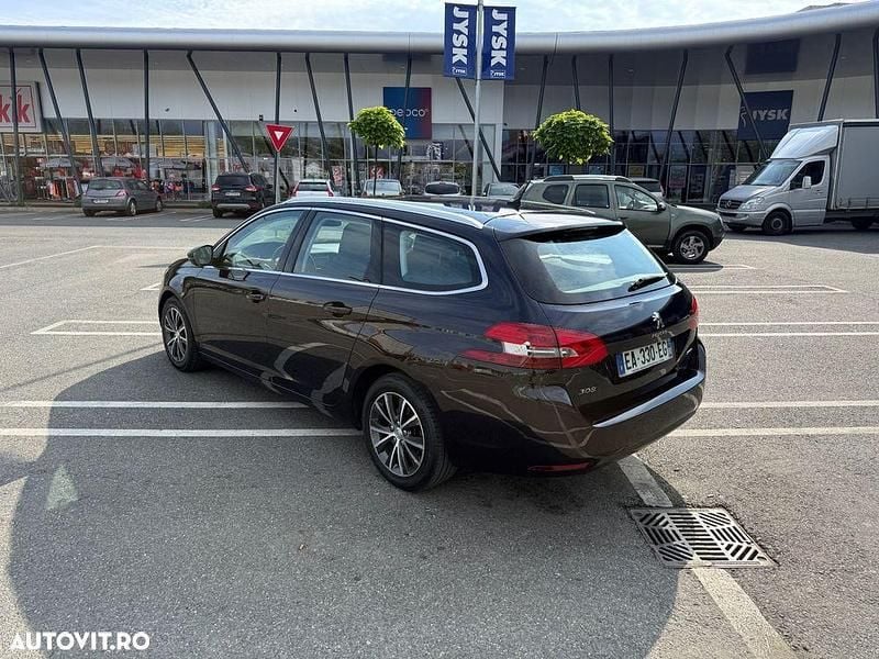 Second-hand Peugeot 308 Allure 120 CP (88 kW) 2016 Negru Break