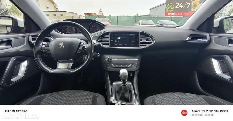 Second-hand Peugeot 308 Active 110 CP (80 kW) 2018 Culoarealb Hatchback