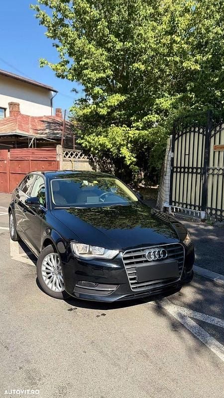 Culoarenegru Utilizat 2014 Audi A3 Sportback Attraction Hatchback | 11.990 EUR (Preț bun) - Imagine 1/4