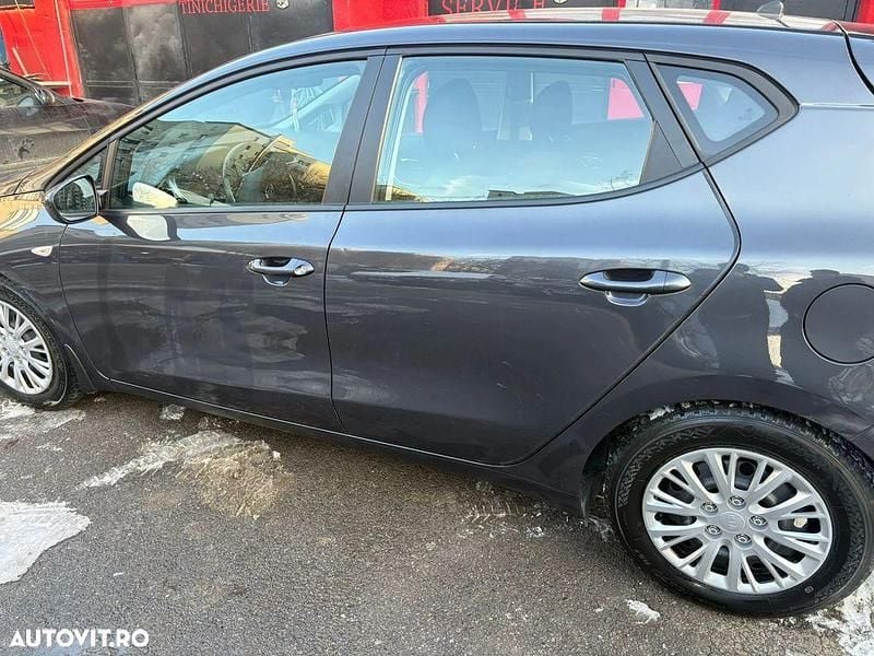 Second-hand Kia Ceed Best 100 CP (73 kW) 2017 Culoaregri Hatchback