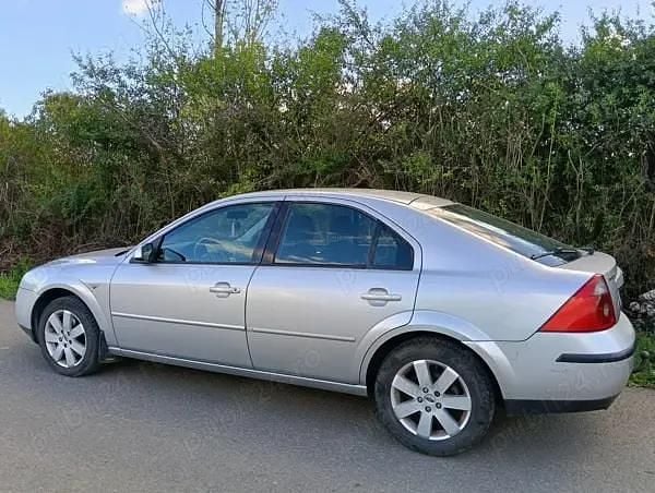 Second-hand Ford Mondeo 130 CP (95 kW) 2004 Berlinǎ
