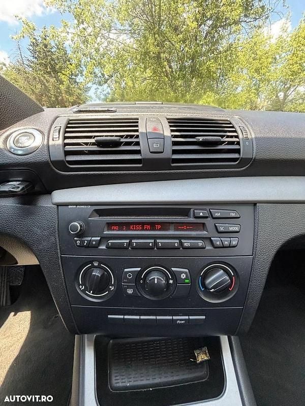 Second-hand BMW 116 Sport Line 116 CP (85 kW) 2010 Negru Hatchback