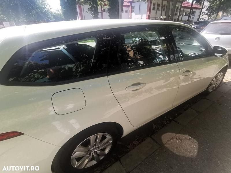 Second-hand Peugeot 308 Allure 130 CP (95 kW) 2019 Culoarealb Monovolum