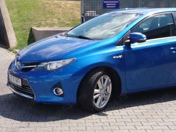 Albastru Second-hand 2013 Toyota Auris Hybrid Hatchback | 11.400 EUR (Puțin scump) - Imagine 1/4