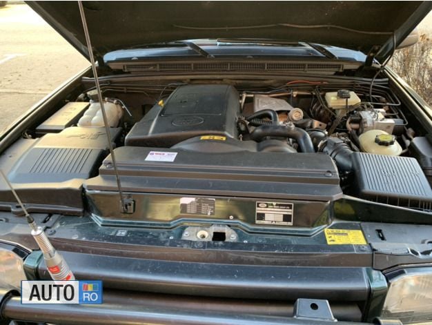 Verde Utilizat 2001 Land Rover Discovery 2 SUV | 8.000 EUR - Imagine 1/4
