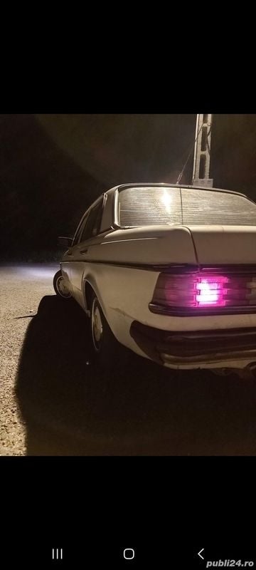 Second-hand Mercedes 200 75 CP (55 kW) 1978 Berlinǎ