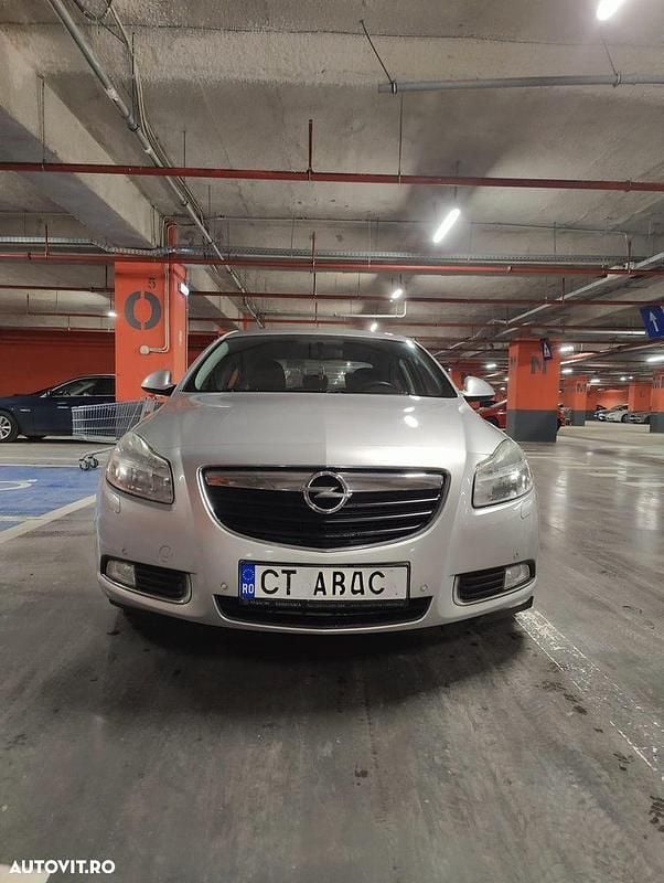 Second-hand Opel Insignia 130 CP (95 kW) 2009 Culoaregri Berlinǎ