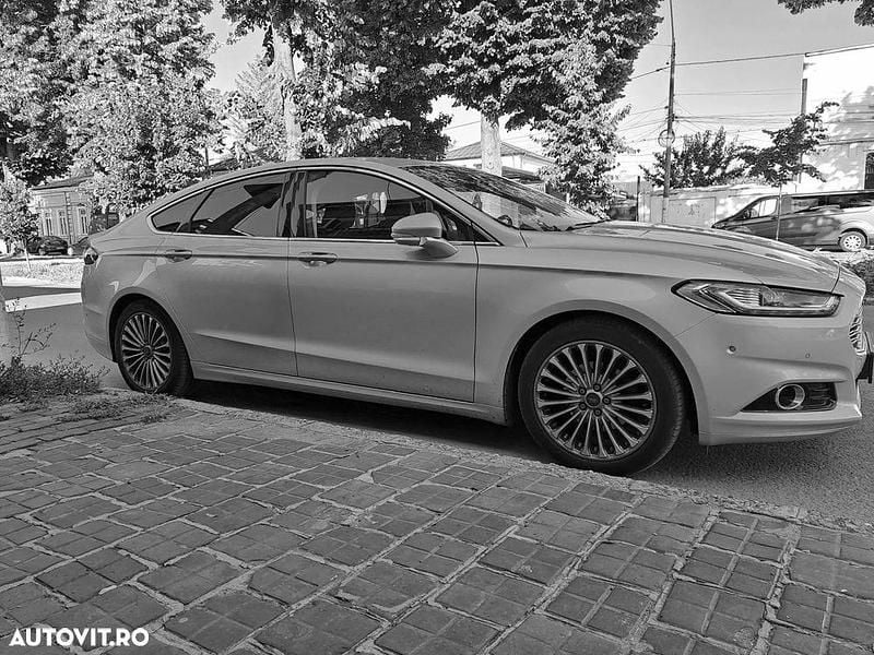 Second-hand Ford Mondeo Titanium 180 CP (132 kW) 2015 Culoaregri Berlinǎ