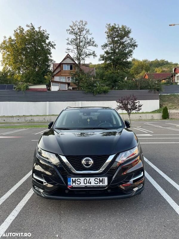 Negru Utilizat 2021 Nissan Qashqai SUV | 17.500 EUR (Preț bun) - Imagine 1/4