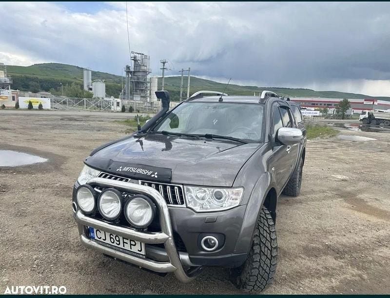 Culoaremaro Utilizat 2012 Mitsubishi L200 Intense Pickup | 17.500 EUR - Imagine 1/4