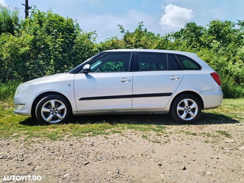Gri Utilizat 2010 Skoda Fabia GreenLine Break | 2.600 EUR (Preț bun) - Imagine 1/4