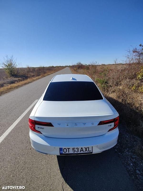 Second-hand Volvo S90 Momentum 254 CP (186 kW) 2017 Culoarealb Berlinǎ