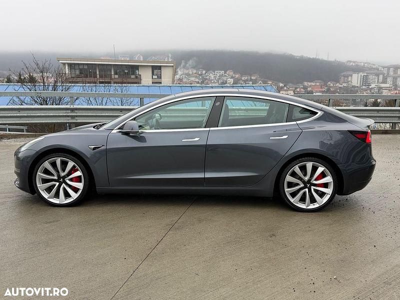 Second-hand Tesla Model 3 354 kW (482 CP) 2019 Culoaregri Berlinǎ
