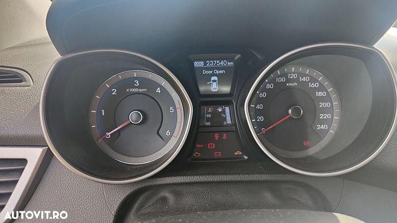 Culoaremaro Utilizat 2012 Hyundai i30 Comfort Hatchback | 4.200 EUR (Preț OK) - Imagine 1/4