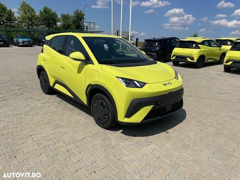 Nouă BYD Dolphin 64 kW (88 CP) 2025 Galbeuriu Hatchback