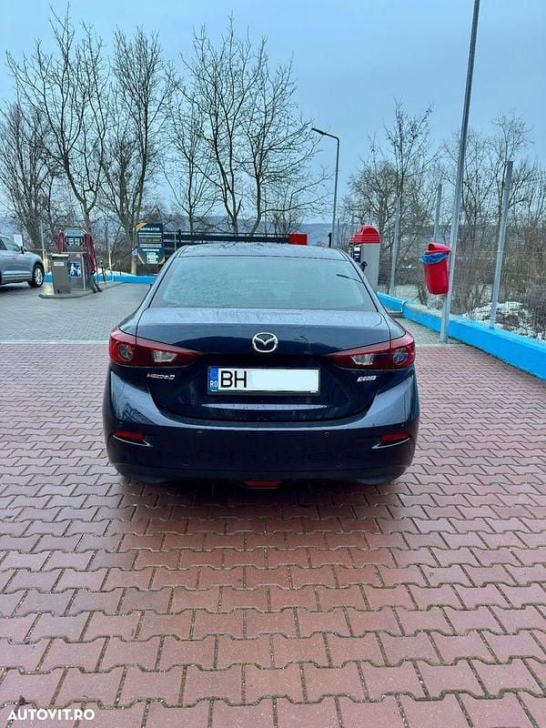Second-hand Mazda 3 Center-Line 120 CP (88 kW) 2016 Culoarealbastru Berlinǎ