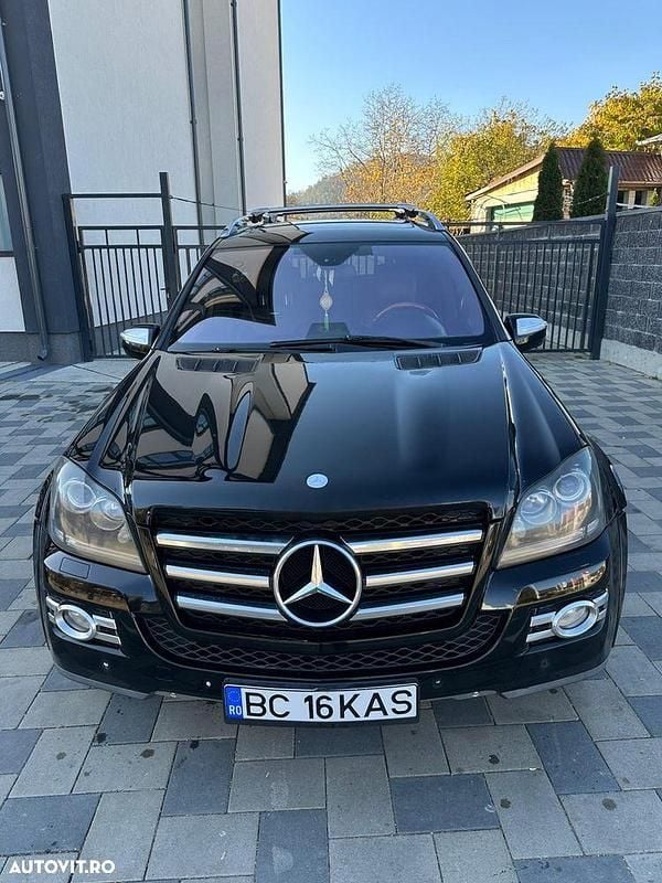 Culoarenegru Utilizat 2008 Mercedes GL500 SUV | 15.400 EUR - Imagine 1/4