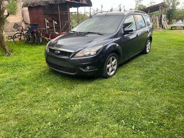 Gri Utilizat 2010 Ford Focus Break | 2.350 EUR (Preț OK) - Imagine 1/4
