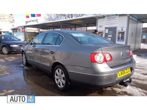 Second-hand VW Passat 130 CP (95 kW) 2006 Gri Berlinǎ