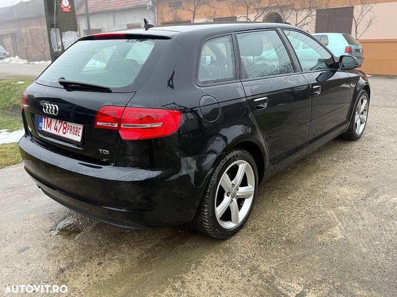 Second-hand Audi A3 S-Line 140 CP (102 kW) 2011 Culoarenegru Hatchback
