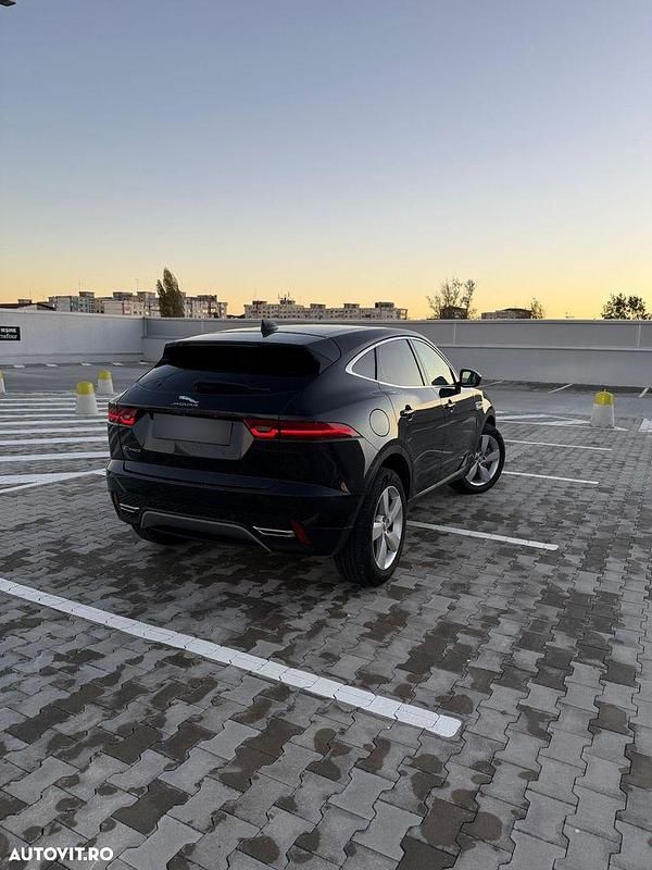 Second-hand Jaguar E-Pace SE 163 CP (119 kW) 2022 Culoarenegru SUV