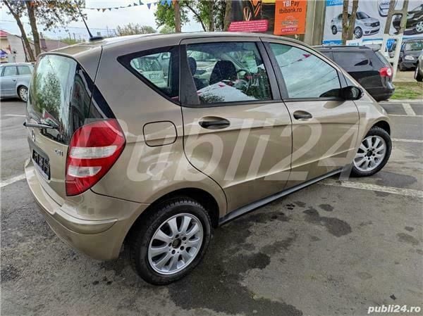 Second-hand Mercedes A180 109 CP (80 kW) 2006 Auriu Berlinǎ