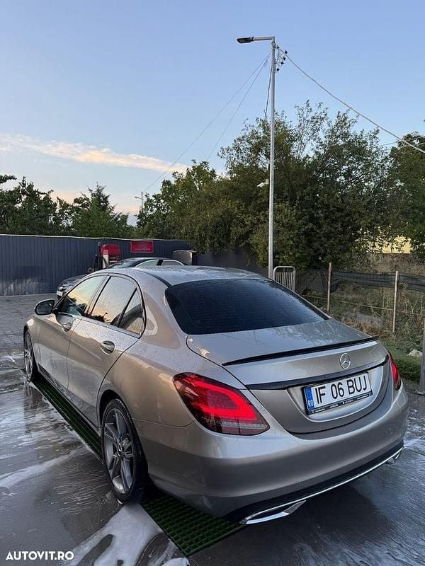 Second-hand Mercedes C200 150 CP (110 kW) 2019 Culoaregri Berlinǎ