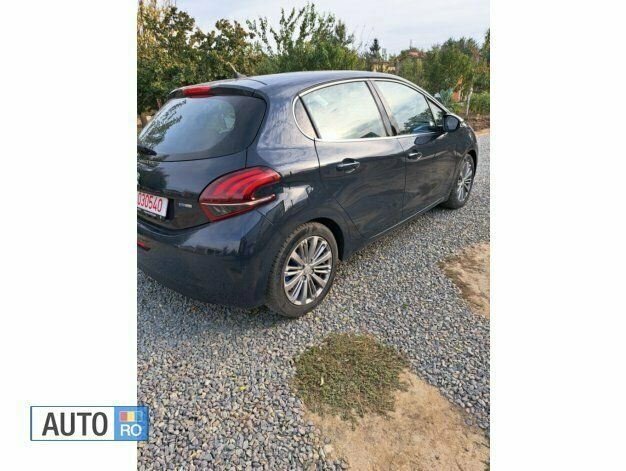 Gri Utilizat 2016 Peugeot 208 Hatchback | 9.690 EUR (Preț bun) - Imagine 1/4