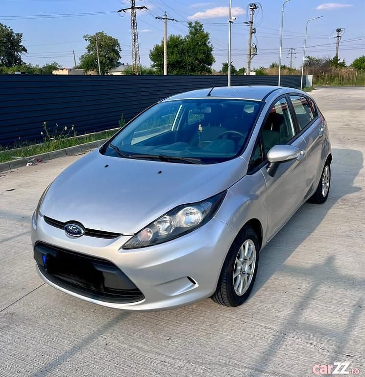 Gri Utilizat 2010 Ford Fiesta Hatchback | 3.000 EUR (Super Preț) - Imagine 1/4