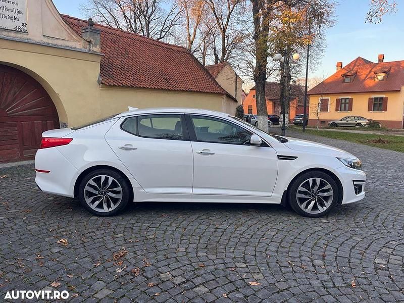 Second-hand Kia Optima Edition 7 136 CP (100 kW) 2014 Culoarealb Berlinǎ