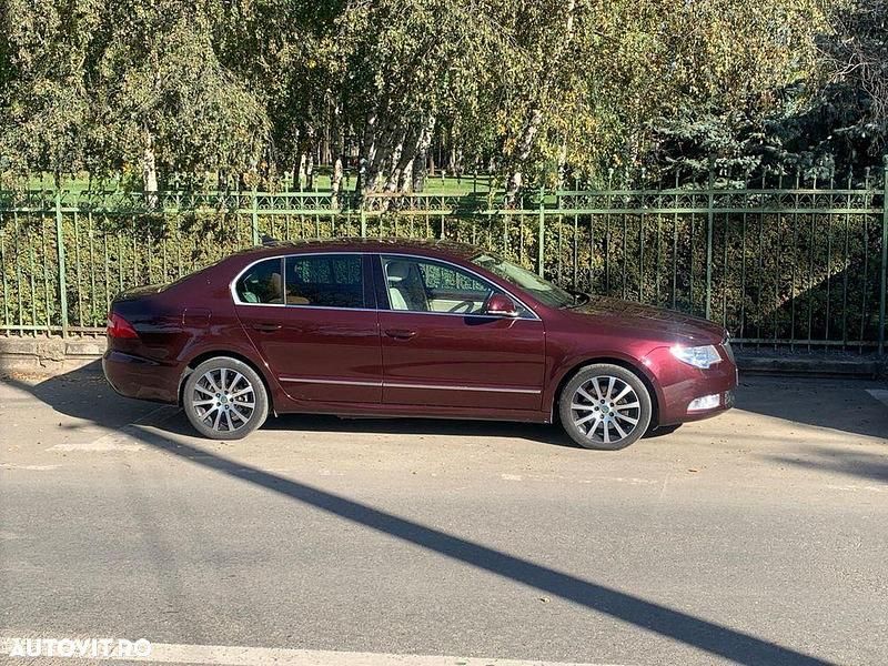 Second-hand Skoda Superb Elegance 170 CP (125 kW) 2009 Culoarerosu Berlinǎ