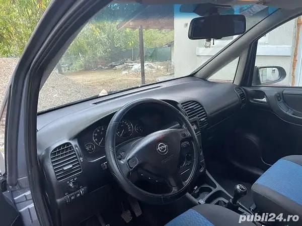 Argintiu Utilizat 2003 Opel Zafira Monovolum | 1.150 EUR (Super Preț) - Imagine 1/4