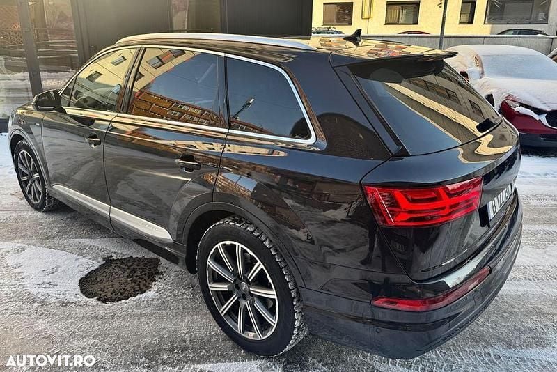 Second-hand Audi Q7 S-Line 231 CP (169 kW) 2019 Culoarenegru SUV
