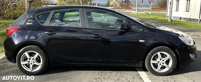 Second-hand Opel Astra Active 100 CP (73 kW) 2010 Culoarenegru